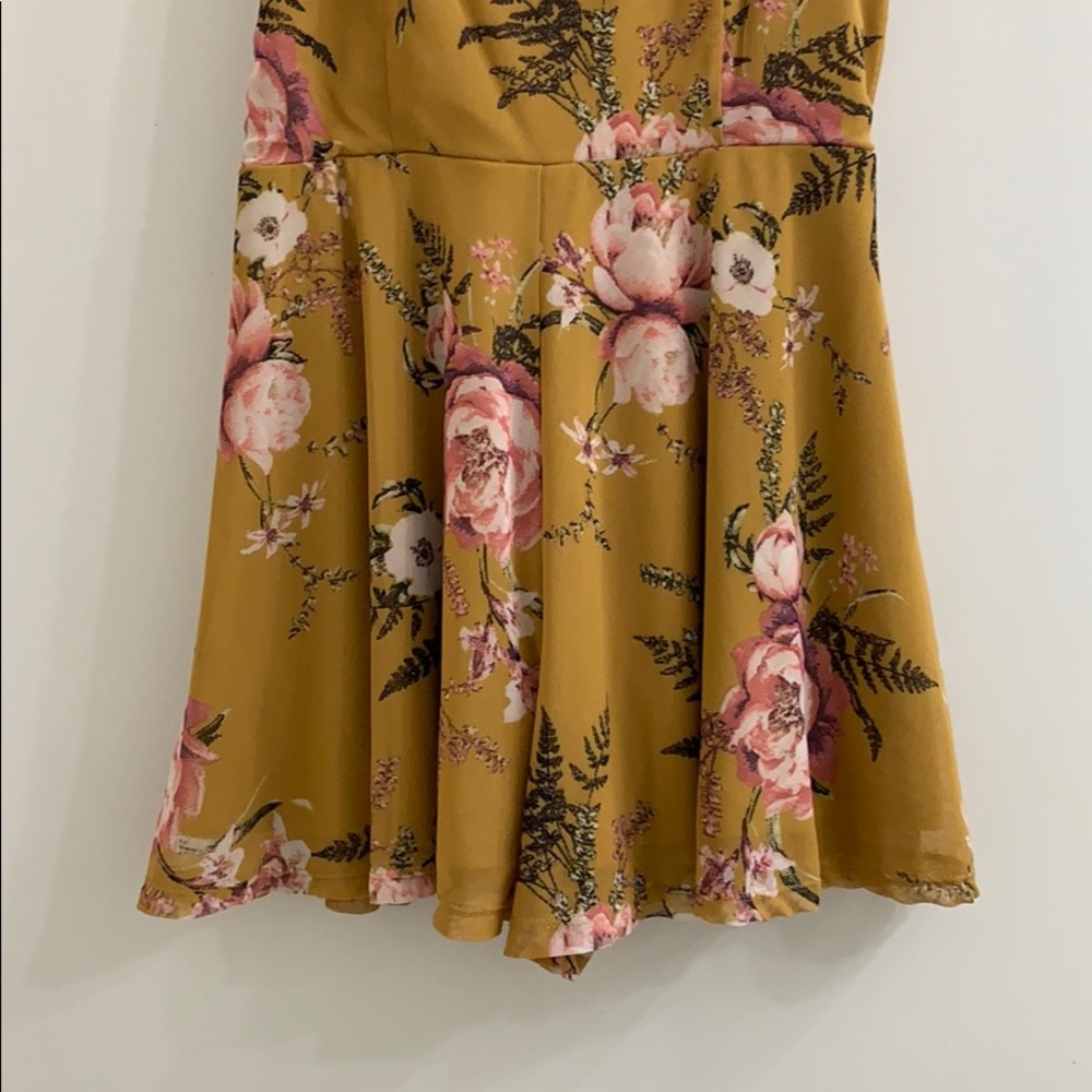 Romper - Picture 3 of 4
